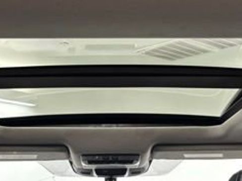 Used 2021 Nissan Rogue SV w/ Premium Package image 32