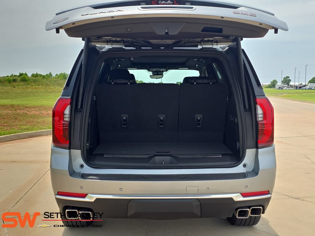 New 2026 GMC Yukon Denali w/ Denali Reserve Package AWD/4WD image 13