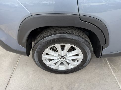 Used 2022 Toyota Corolla Cross LE FWD image 15