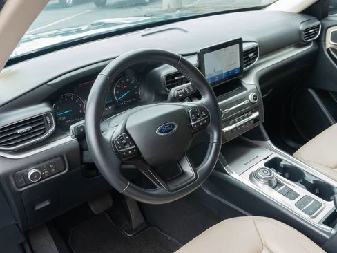 Used 2020 Ford Explorer XLT w/ Equipment Group 202A RWD image 3