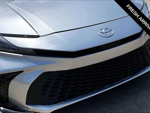 Used 2025 Toyota Camry LE FWD image 31
