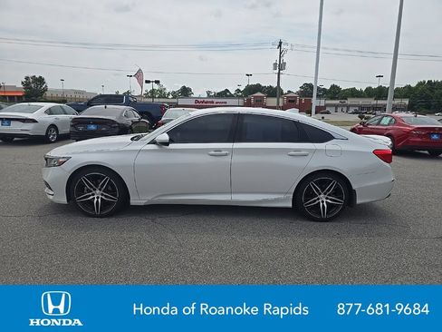 Used 2019 Honda Accord Sport image 2