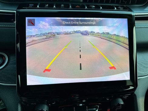 New 2023 Jeep Grand Cherokee 4WD 4xe image 17