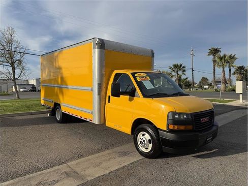 Used 2020 GMC Savana 3500 Extended w/ Driver Convenience Package image 2