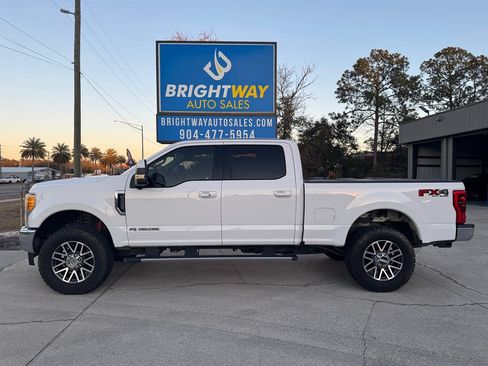 Used 2017 Ford F250 Lariat w/ Lariat Ultimate Package AWD/4WD image 2
