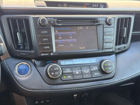Used 2018 Toyota RAV4 XLE AWD/4WD image 24