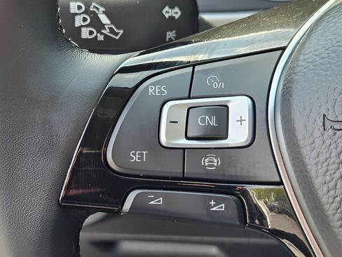 Used 2019 Volkswagen Atlas SE FWD image 24
