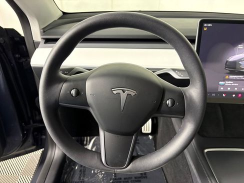 Used 2023 Tesla Model Y Performance AWD/4WD image 15