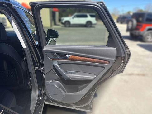 Used 2020 Audi Q5 2.0T Premium Plus w/ Premium Plus Package image 29