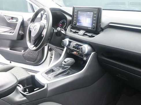 Used 2022 Toyota RAV4 XLE w/ Convenience Package image 22