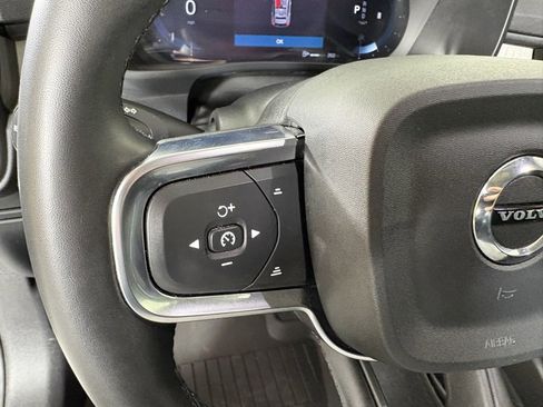 Used 2024 Volvo XC40 B5 Core image 20