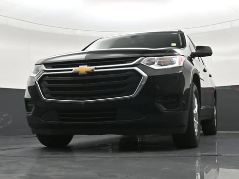 Used 2021 Chevrolet Traverse LS FWD image 31
