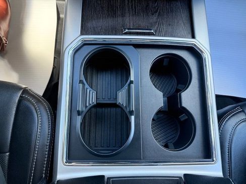 Used 2021 Ford F250 Lariat w/ Chrome Package image 26