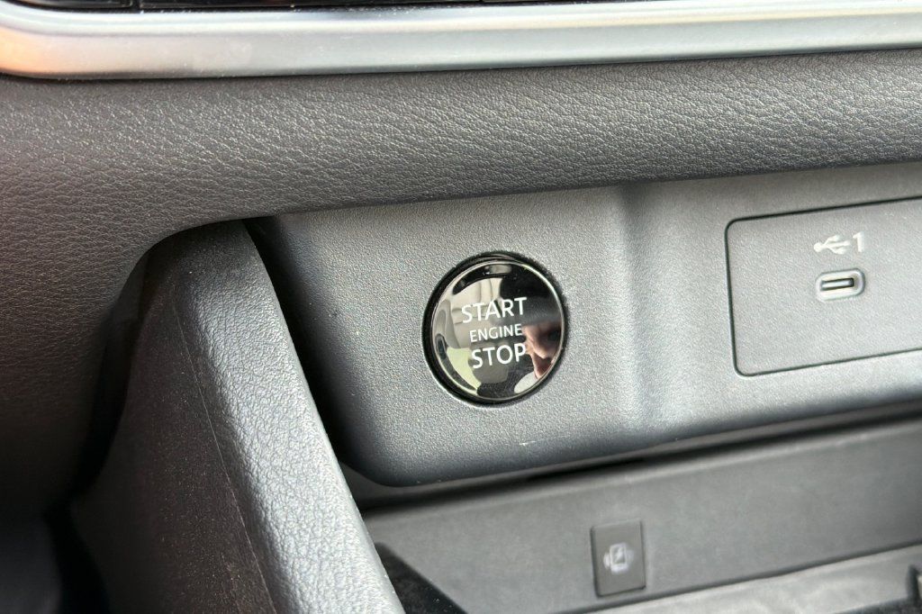Used 2025 Nissan Rogue SL w/ SL Premium Package AWD/4WD image 20