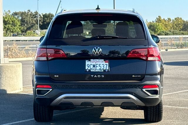 Certified 2022 Volkswagen Taos SE AWD/4WD image 5