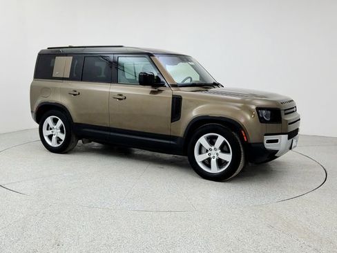 Used 2020 Land Rover Defender 110 First Edition image 3