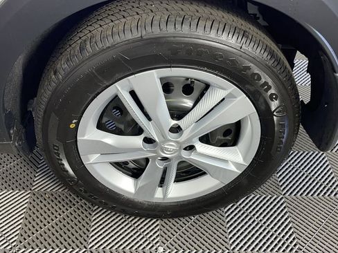 New 2025 Nissan Kicks Play S image 31