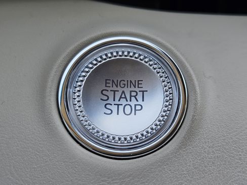 Used 2025 Genesis GV70 2.5T w/ Select Package image 19