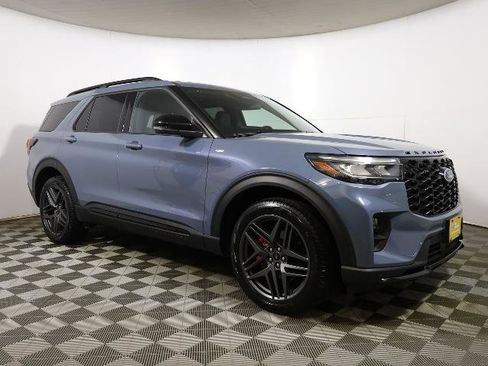 Certified 2025 Ford Explorer ST-Line w/ ST-Line Street Pack image 4