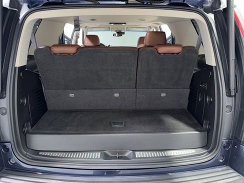 Used 2017 Cadillac Escalade Premium Luxury image 32