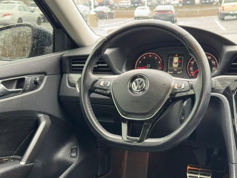 Used 2020 Volkswagen Passat 2.0T R-Line image 12