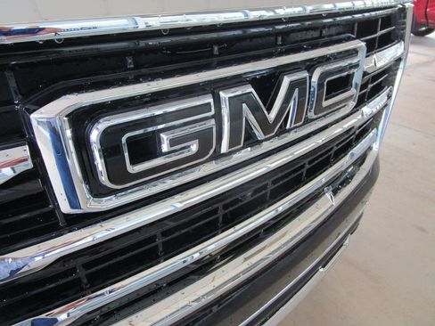 New 2026 GMC Yukon XL Elevation w/ Elevation Premium Package RWD image 25