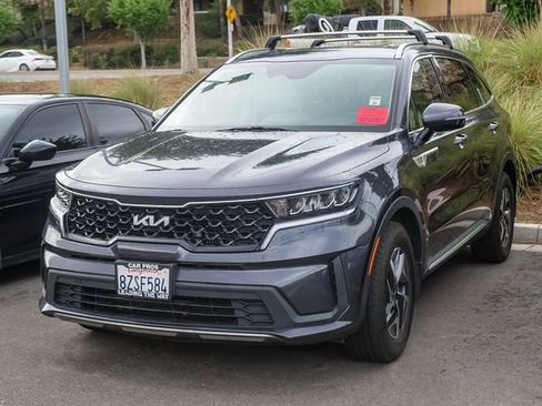 Used 2022 Kia Sorento S FWD image 4