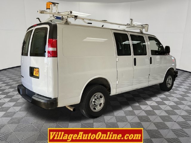 Used 2019 Chevrolet Express 2500 RWD image 4