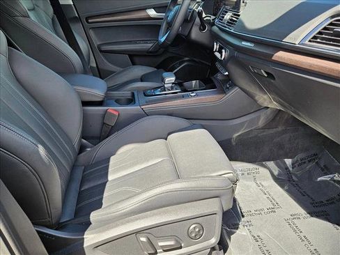 Certified 2025 Audi Q5 e Premium Plus w/ Premium Plus Package AWD/4WD image 20