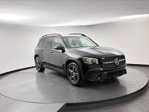 Used 2021 Mercedes-Benz GLB 250 4MATIC w/ AMG Line image 11