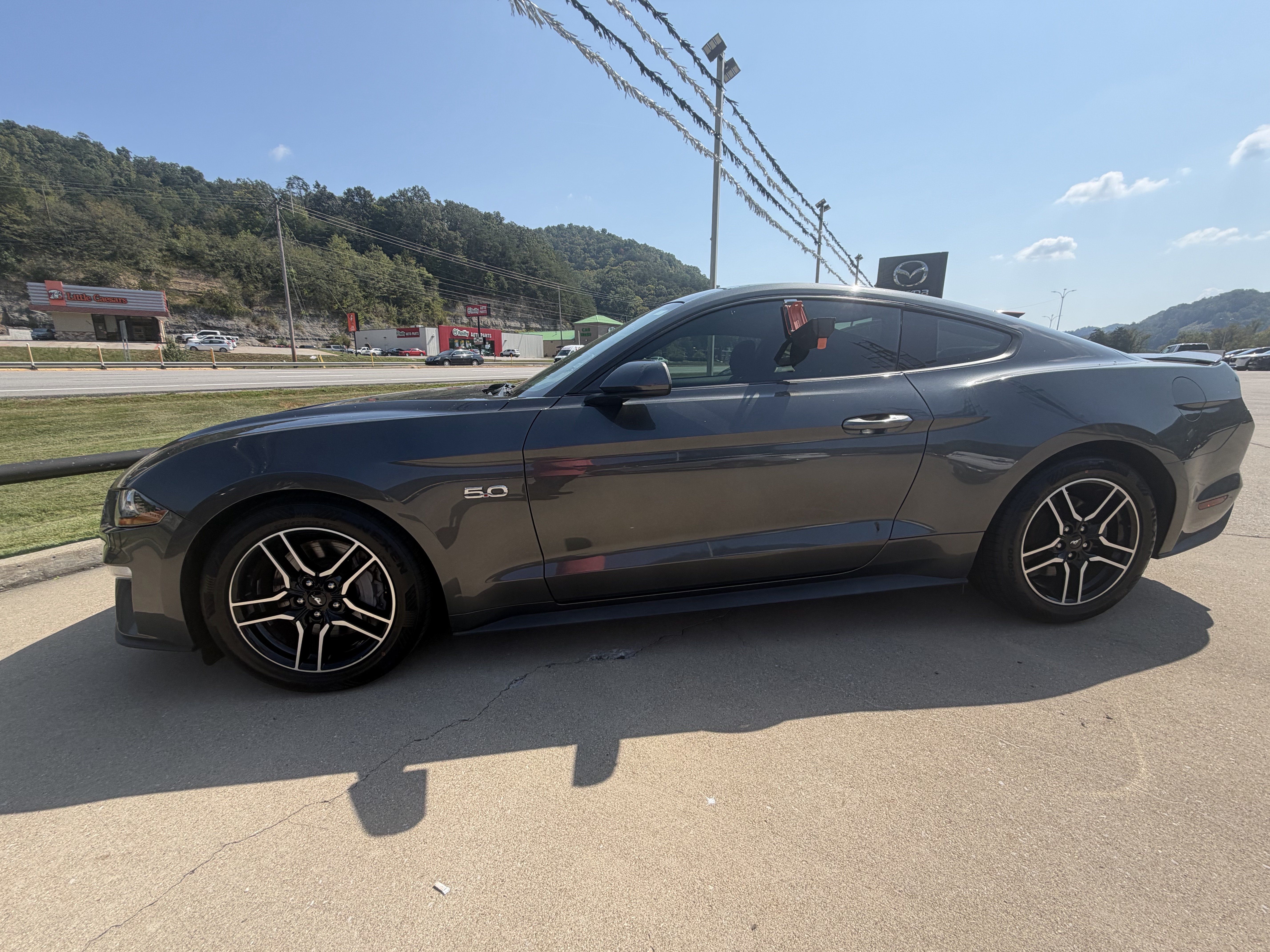 Used 2018 Ford Mustang GT RWD image 4