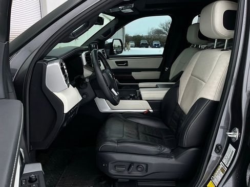 Used 2024 Toyota Sequoia Capstone image 13