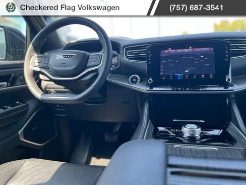 Used 2024 Jeep Wagoneer Series II w/ Flexible Seating Group AWD/4WD image 31