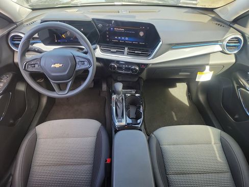 Used 2026 Chevrolet Trax LT image 10