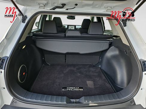 Used 2024 Toyota Corolla Cross LE w/ Moonroof Package FWD image 20