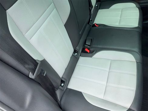 Used 2023 Land Rover Range Rover Evoque R-Dynamic SE image 51