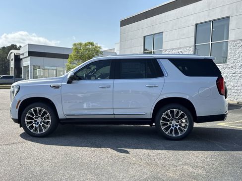 Used 2026 GMC Yukon Denali w/ Sun & Power Step Package AWD/4WD image 7