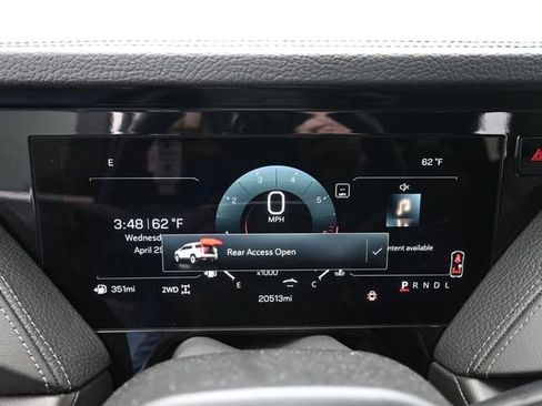 Used 2025 GMC Yukon XL Denali AWD/4WD image 21