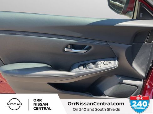 Used 2025 Nissan Sentra SV FWD image 16