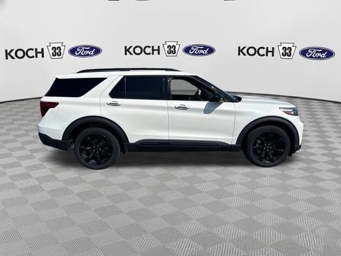 Used 2023 Ford Explorer ST-Line AWD/4WD image 9