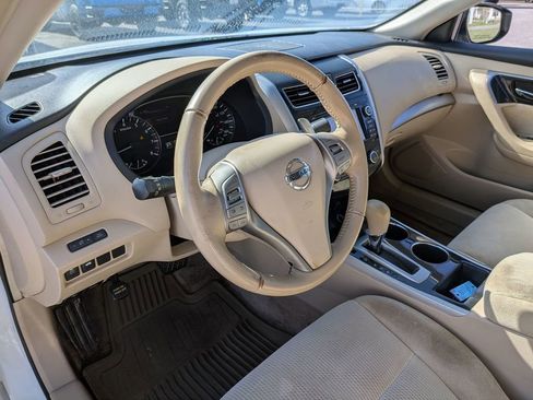 Used 2013 Nissan Altima 3.5 SV w/ Navigation Pkg image 13