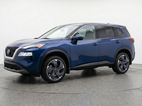 Used 2025 Nissan Rogue SV FWD image 3