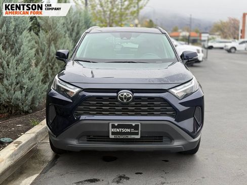 Used 2025 Toyota RAV4 XLE AWD/4WD image 2