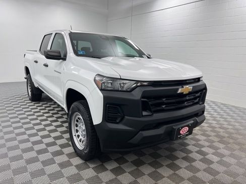 Used 2023 Chevrolet Colorado W/T image 1
