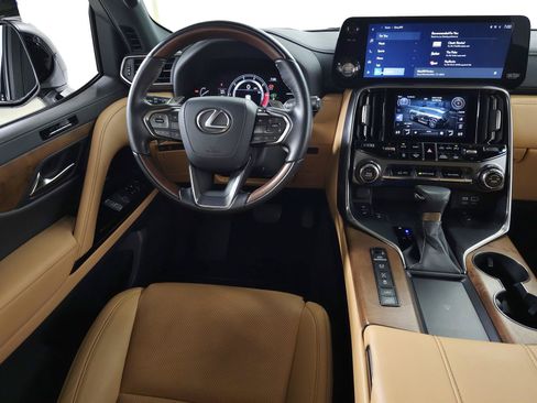 Used 2023 Lexus LX 600 4WD w/ Appearance Package image 21
