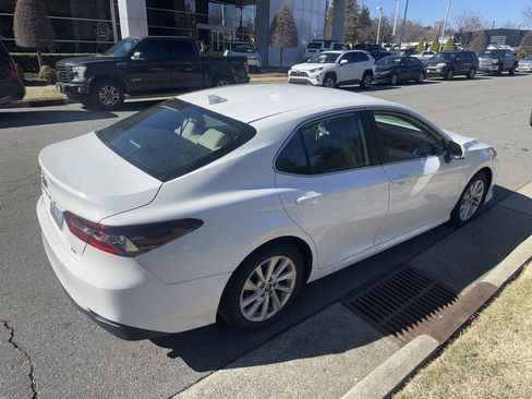 Used 2024 Toyota Camry LE image 9