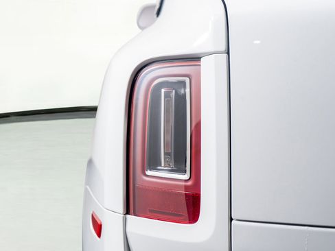 Used 2023 Rolls-Royce Cullinan Black Badge image 65