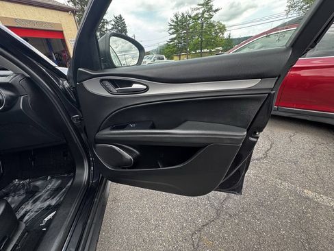 Used 2019 Alfa Romeo Stelvio Sport w/ Quick Order Package 22J Sport AWD/4WD image 29