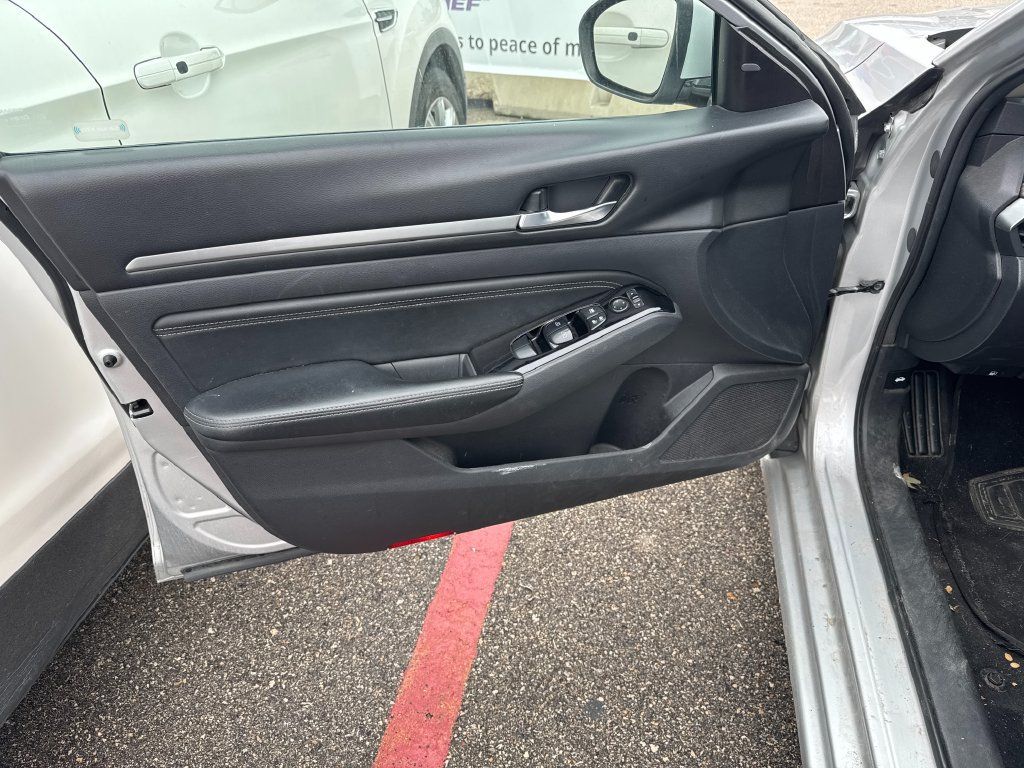 Used 2020 Nissan Altima 2.5 SL FWD image 4