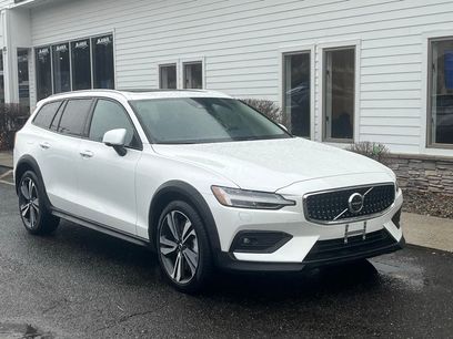 Used 2025 Volvo V60 B5 Cross Country Plus